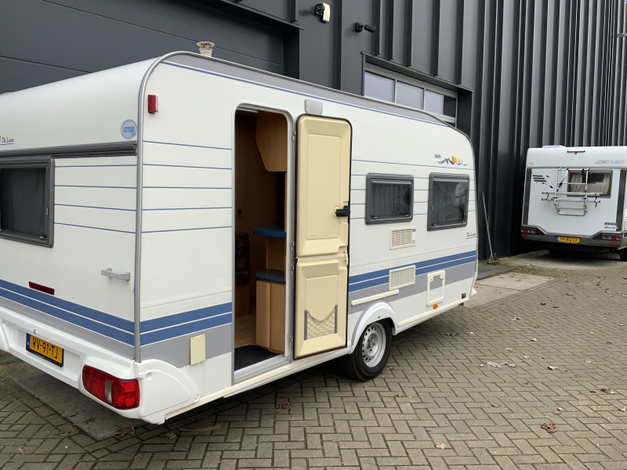 Hobby De Luxe 440 SF Bevrijdingsdag open (1040170)