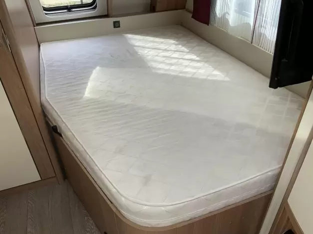 Hobby De Luxe 460 UFE