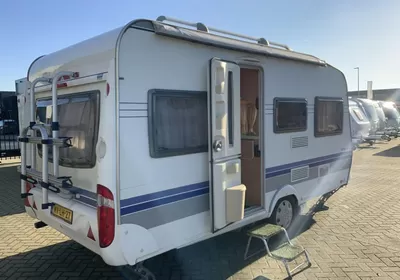 Hobby De Luxe 450 UF Zondag 8 maart open