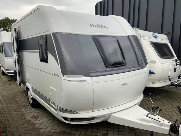 Hobby De Luxe 400 SFE