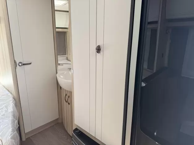 Hobby De Luxe 400 SFE