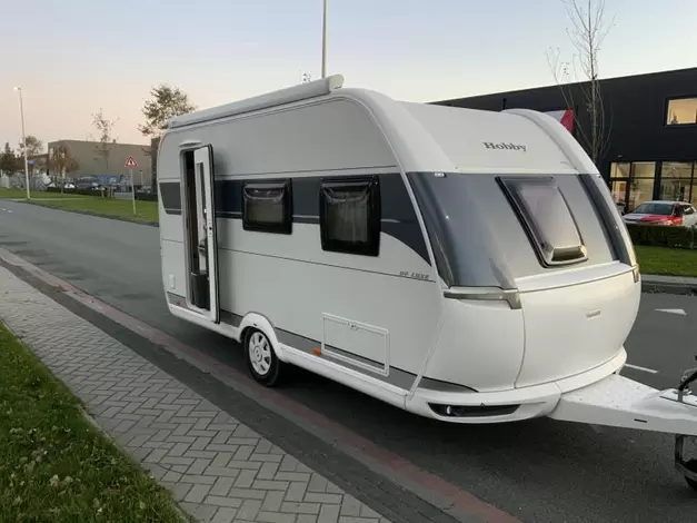 Hobby De Luxe 440 SF