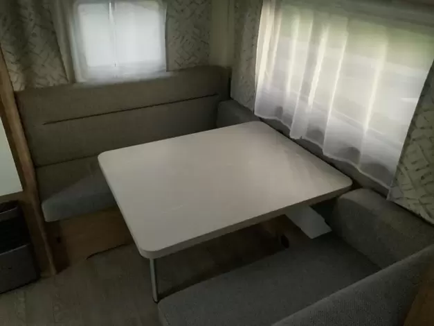 Hobby De Luxe 440 SF