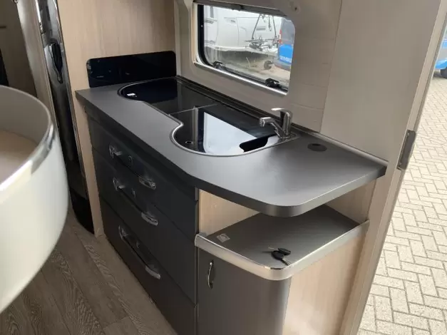 Hobby De Luxe Edition 650 KMFE