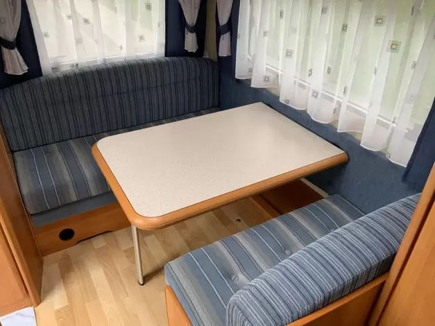 Hobby De Luxe 400 SB