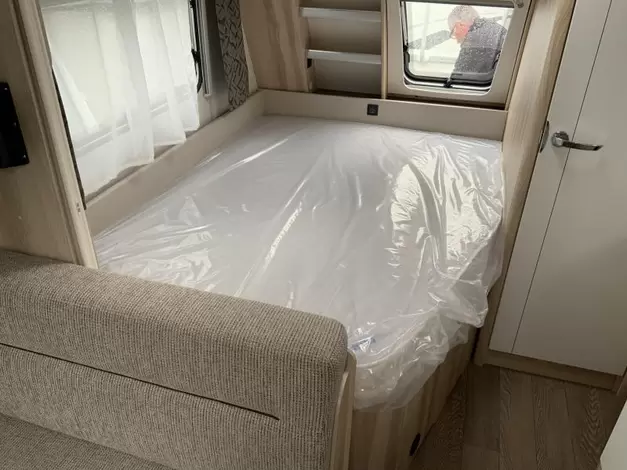 Hobby De Luxe 400 SFE