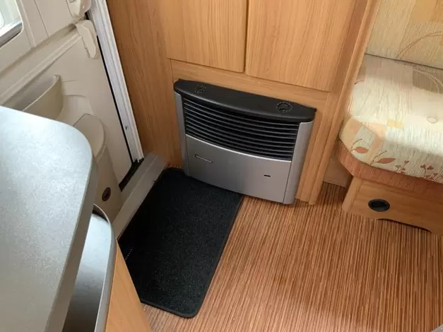 Hobby De Luxe 440 SF