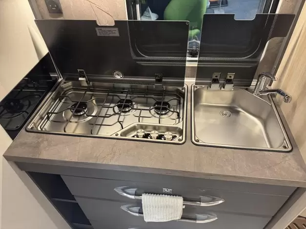 Hobby De Luxe 460 SFF