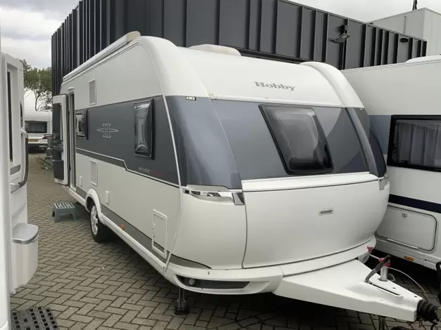 Hobby De Luxe Edition 560 KMFE