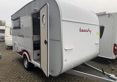 Hobby Beachy 420+ Zondag 8 maart open