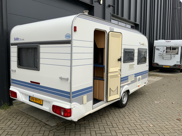 Hobby De Luxe 440 SF Bevrijdingsdag open (1040170)
