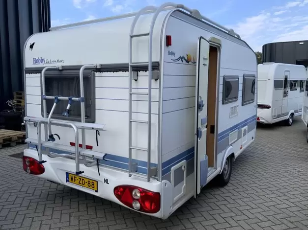 Hobby De Luxe 400 SF