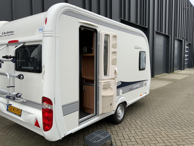Hobby De Luxe 400 SFE Bevrijdingsdag open (1040172)