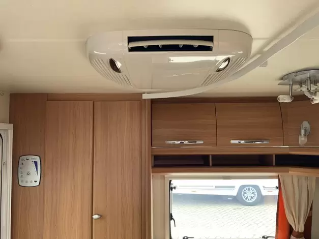 Hobby De Luxe 440 SF