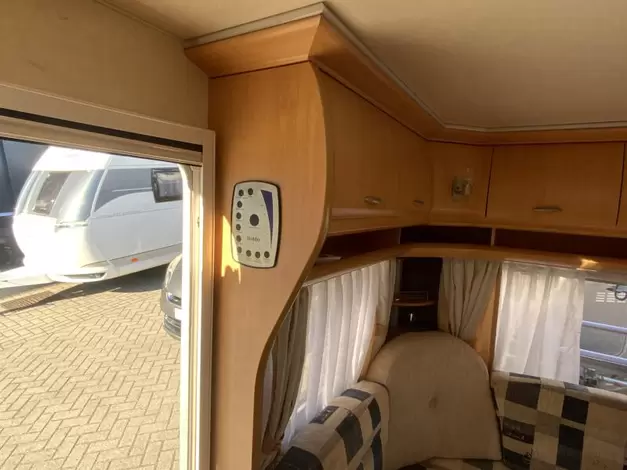 Hobby De Luxe 460 UFE