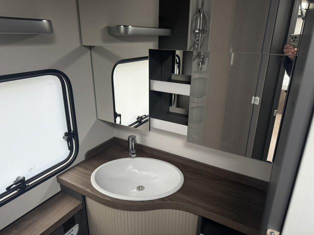 Hobby Excellent Edition 545 KMF